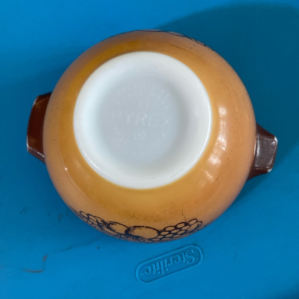 Vintage Pyrex Orchard Round Nesting 441 And 442 - Picture 2 of 4
